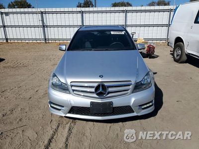 Piąte zdjęcie samochodu w środku: 2013 MERCEDES-BENZ C 250 VIN:WDDGF4HB0DR242854 - miniatura