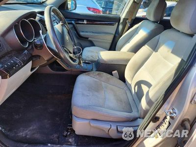 Zdjęcie 7 z 13 samochodu: 2011 KIA SORENTO LX VIN:5XYKT4A13BG038852 - miniatura