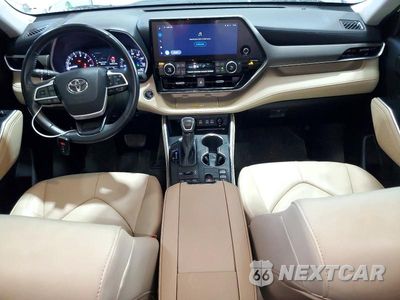 Zdjęcie 8 z 13 samochodu: 2023 TOYOTA HIGHLANDER XLE VIN:5TDKDRBH9PS022512 - miniatura