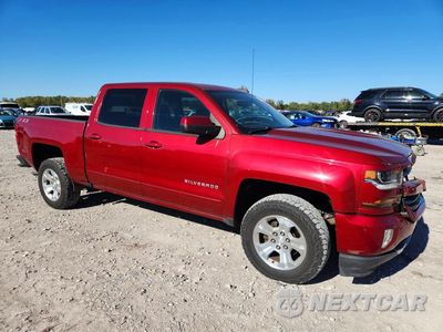 Czwarte zdjęcie samochodu z boku: 2018 CHEVROLET SILVERADO K1500 LT VIN:3GCUKREC8JG348788 - miniatura
