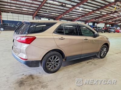 Trzecie zdjęcie samochodu z tyłu: 2018 CHEVROLET EQUINOX LS VIN:2GNAXREV5J6255574 - miniatura