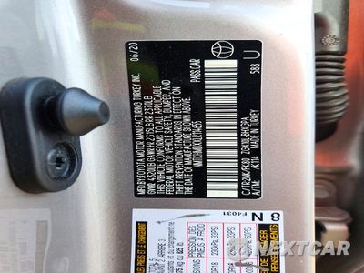 Zdjęcie 12 z 12 samochodu: 2020 TOYOTA C-HR XLE VIN:NMTKHMBXXLR114655 - miniatura