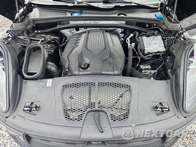 Zdjęcie 12 z 13 samochodu: 2025 PORSCHE MACAN BASE VIN:WP1AA2A58SLB13878 - miniatura