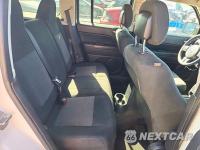 Zdjęcie 11 z 13 samochodu: 2015 JEEP PATRIOT SPORT VIN:1C4NJPBA0FD280442 - miniatura