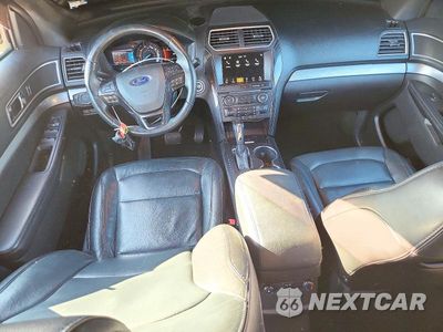 Zdjęcie 8 z 13 samochodu: 2017 FORD EXPLORER XLT VIN:1FM5K8D89HGB36902 - miniatura