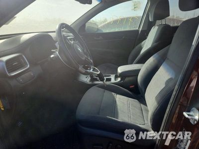 Zdjęcie 7 z 12 samochodu: 2017 KIA SORENTO LX VIN:5XYPGDA35HG269871 - miniatura