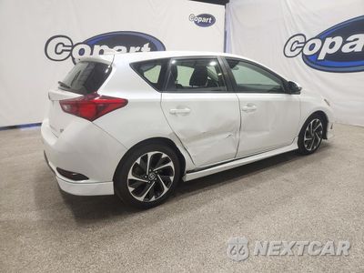 Trzecie zdjęcie samochodu z tyłu: 2018 TOYOTA COROLLA IM BASE VIN:JTNKARJE2JJ552966 - miniatura