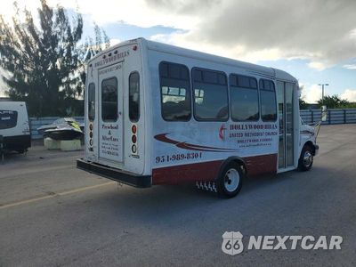 Czwarte zdjęcie samochodu z boku: 2005 CHEVROLET EXPRESS SHUTTLE BUS VIN:1GBJG31U151156900 - miniatura