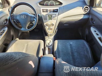 Zdjęcie 8 z 12 samochodu: 2008 TOYOTA YARIS BASE VIN:JTDBT923X81265090 - miniatura