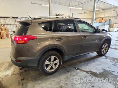 Trzecie zdjęcie samochodu z tyłu: 2015 TOYOTA RAV4 XLE VIN:2T3RFREV4FW259285 - miniatura