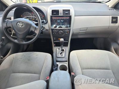 Zdjęcie 8 z 12 samochodu: 2011 TOYOTA COROLLA BASE VIN:2T1BU4EE9BC562111 - miniatura