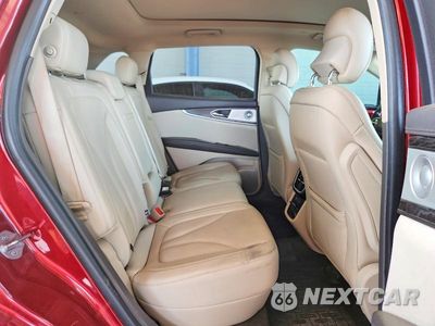 Zdjęcie 11 z 14 samochodu: 2019 LINCOLN NAUTILUS RESERVE VIN:2LMPJ8LP5KBL35873 - miniatura