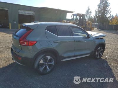 Trzecie zdjęcie samochodu z tyłu: 2023 VOLVO XC40 ULTIMATE VIN:YV4L12UA8P2092334 - miniatura