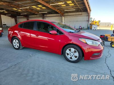 Czwarte zdjęcie samochodu z boku: 2015 KIA FORTE LX VIN:KNAFX4A66F5422430 - miniatura