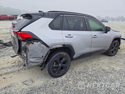 Trzecie zdjęcie samochodu z tyłu: 2020 TOYOTA RAV4 XSE VIN:JTMEWRFV6LJ045065 - miniatura