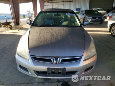 Piąte zdjęcie samochodu w środku: 2006 HONDA ACCORD EX VIN:1HGCM56766A064387 - miniatura