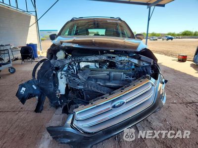 Piąte zdjęcie samochodu w środku: 2018 FORD ESCAPE SE VIN:1FMCU0GD4JUC36053 - miniatura