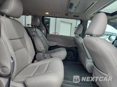 Zdjęcie 11 z 13 samochodu: 2015 TOYOTA SIENNA XLE PREMIUM 8-PASSENGER VIN:5TDYK3DC2FS634497 - miniatura