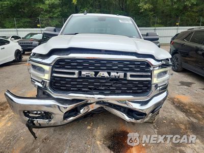 Piąte zdjęcie samochodu w środku: 2022 RAM 2500 BIG HORN/LONE STAR VIN:3C6UR5DL2NG299266 - miniatura