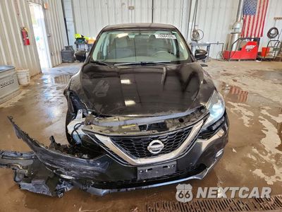 Piąte zdjęcie samochodu w środku: 2017 NISSAN SENTRA SR VIN:3N1AB7AP0HY408392 - miniatura