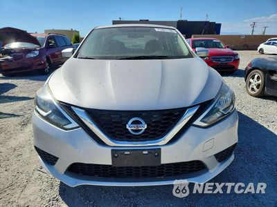Piąte zdjęcie samochodu w środku: 2016 NISSAN SENTRA S VIN:3N1AB7AP4GY335901 - miniatura