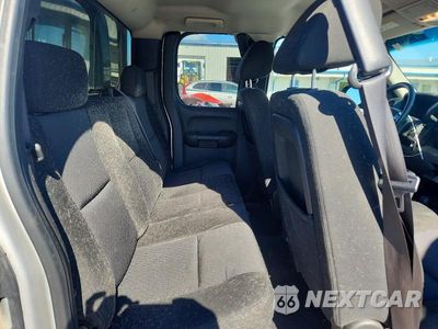 Zdjęcie 10 z 12 samochodu: 2010 CHEVROLET SILVERADO K1500 LS VIN:1GCSKREA2AZ145725 - miniatura