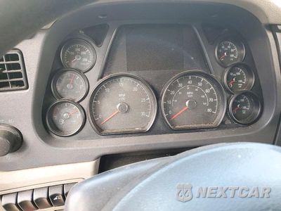 Zdjęcie 9 z 14 samochodu: 2018 PETERBILT 579 VIN:1XPBD49X1JD492406 - miniatura