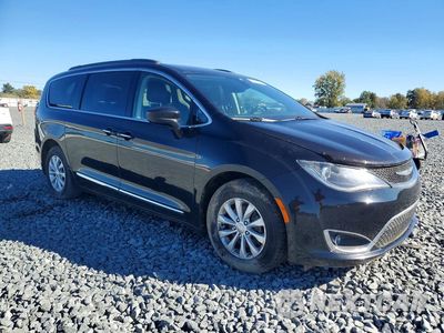 Czwarte zdjęcie samochodu z boku: 2017 CHRYSLER PACIFICA TOURING L VIN:2C4RC1BG0HR688534 - miniatura
