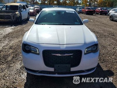 Piąte zdjęcie samochodu w środku: 2016 CHRYSLER 300 S VIN:2C3CCAGG7GH112060 - miniatura