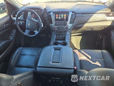 Zdjęcie 8 z 14 samochodu: 2018 CHEVROLET SUBURBAN K1500 LT VIN:1GNSKHKC1JR370015 - miniatura
