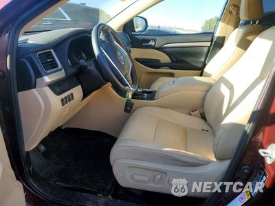 Zdjęcie 7 z 14 samochodu: 2019 TOYOTA HIGHLANDER XLE VIN:5TDJZRFH5KS737593 - miniatura