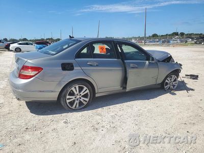 Trzecie zdjęcie samochodu z tyłu: 2011 MERCEDES-BENZ C 300 4MATIC VIN:WDDGF8BB8BR168533 - miniatura