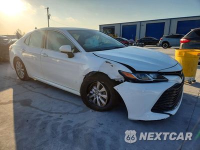 Czwarte zdjęcie samochodu z boku: 2019 TOYOTA CAMRY LE VIN:4T1B11HK5KU190399 - miniatura