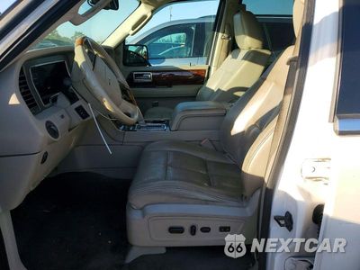 Zdjęcie 7 z 14 samochodu: 2011 LINCOLN NAVIGATOR VIN:5LMJJ2J59BEJ07005 - miniatura