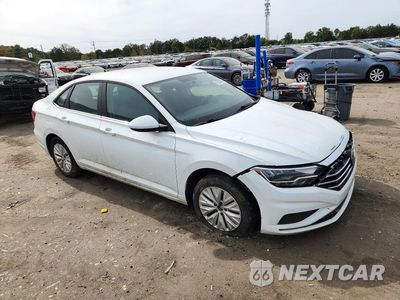 Czwarte zdjęcie samochodu z boku: 2019 VOLKSWAGEN JETTA S VIN:3VWCB7BU0KM154088 - miniatura