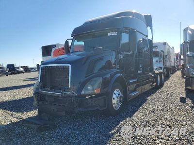 2015 VOLVO VNL - SEMI TRUCK 4V4N99EH2FN910859 - główne zdjęcie licytacji z USA - miniatura
