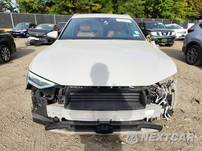 Piąte zdjęcie samochodu w środku: 2019 AUDI E-TRON PREMIUM PLUS VIN:WA1LAAGE3KB015479 - miniatura