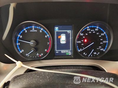 Zdjęcie 9 z 13 samochodu: 2018 TOYOTA RAV4 XLE VIN:JTMRFREV5JJ257195 - miniatura