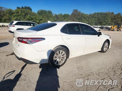 Trzecie zdjęcie samochodu z tyłu: 2019 TOYOTA CAMRY LE VIN:4T1B11HK4KU718935 - miniatura