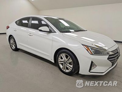 Czwarte zdjęcie samochodu z boku: 2020 HYUNDAI ELANTRA VALUE EDITION VIN:5NPD84LF4LH551198 - miniatura