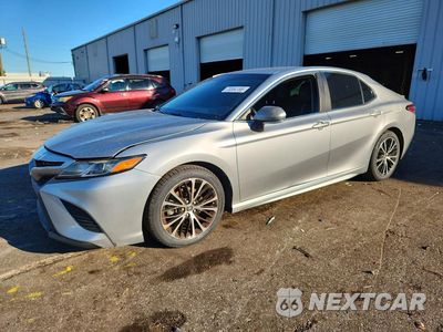 2018 TOYOTA CAMRY SE 4T1B11HK8JU040723 - główne zdjęcie licytacji z USA - miniatura