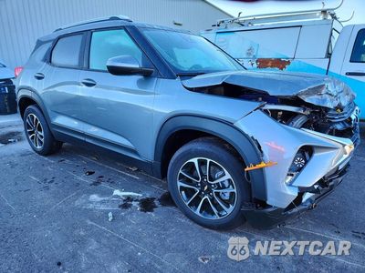 Czwarte zdjęcie samochodu z boku: 2026 CHEVROLET TRAILBLAZER LT VIN:KL79MPSL5TB299034 - miniatura
