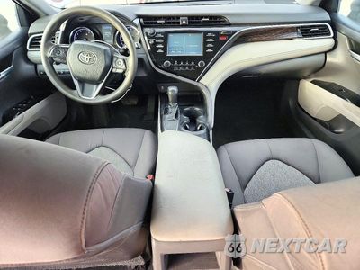 Zdjęcie 8 z 12 samochodu: 2018 TOYOTA CAMRY L VIN:4T1B11HK9JU070751 - miniatura