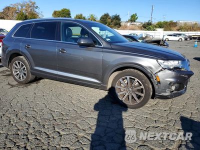 Czwarte zdjęcie samochodu z boku: 2018 AUDI Q7 PREMIUM PLUS VIN:WA1LAAF74JD050490 - miniatura