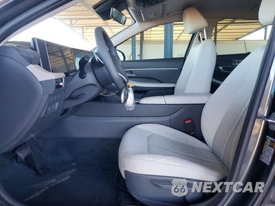 Zdjęcie 7 z 13 samochodu: 2026 HYUNDAI SONATA HYBRID BLUE VIN:KMHL24JJ2TA154726 - miniatura