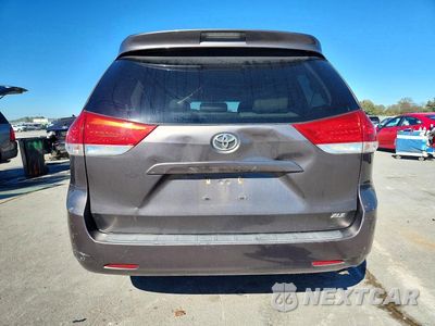 Zdjęcie 6 z 13 samochodu: 2013 TOYOTA SIENNA XLE 8-PASSENGER VIN:5TDYK3DC7DS351560 - miniatura