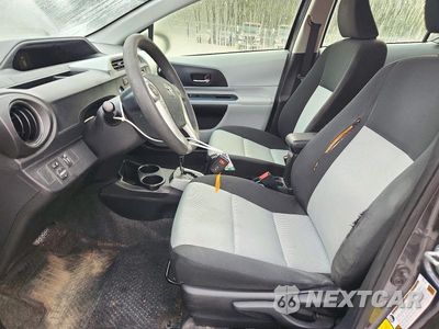 Zdjęcie 7 z 12 samochodu: 2012 TOYOTA PRIUS C THREE VIN:JTDKDTB34C1513143 - miniatura
