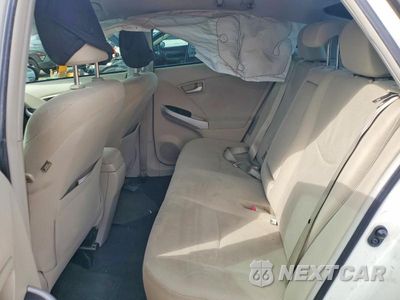 Zdjęcie 10 z 12 samochodu: 2013 TOYOTA PRIUS TWO VIN:JTDKN3DUXD5611249 - miniatura