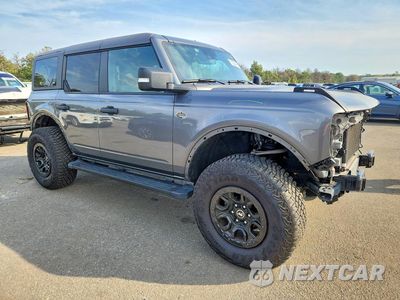 Czwarte zdjęcie samochodu z boku: 2024 FORD BRONCO WILDTRAK VIN:1FMEE2BP4RLA93853 - miniatura