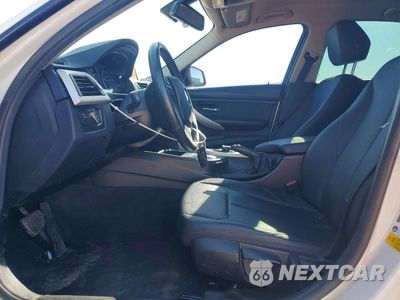 Zdjęcie 7 z 12 samochodu: 2017 BMW 320 I VIN:WBA8E1G5XHNU15267 - miniatura